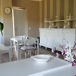 Couette-café La Rosa Tra I Laghi 3*