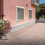 La Rosa Tra I Laghi Couette-café