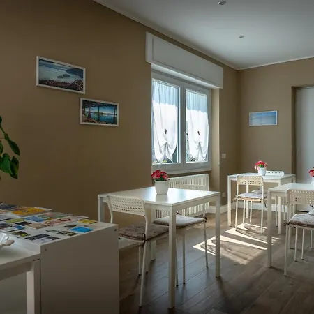 La Rosa Tra I Laghi Oda ve Kahvaltı