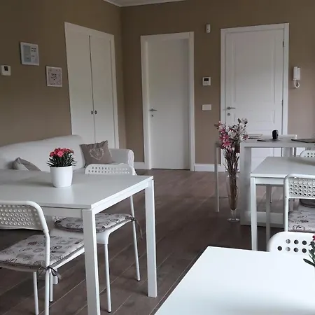 Oda ve Kahvaltı La Rosa Tra I Laghi Meina