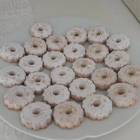 La Rosa Tra I Laghi Oda ve Kahvaltı Meina