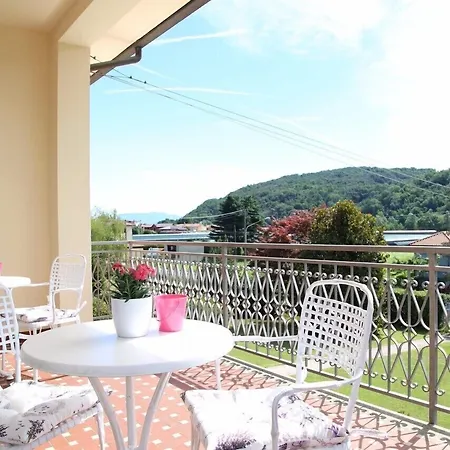 Oda ve Kahvaltı La Rosa Tra I Laghi Meina