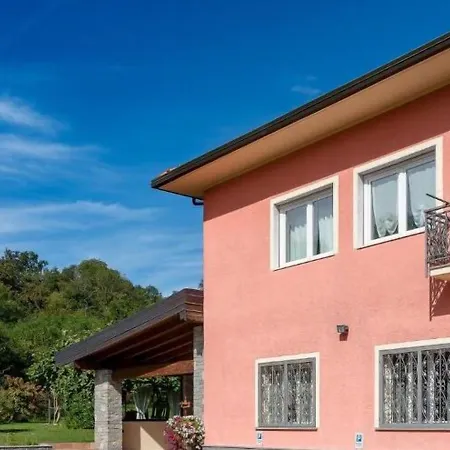 La Rosa Tra I Laghi Alojamento de Acomodação e Pequeno-almoço