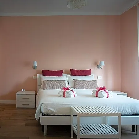 Bed & Breakfast La Rosa Tra I Laghi 3*