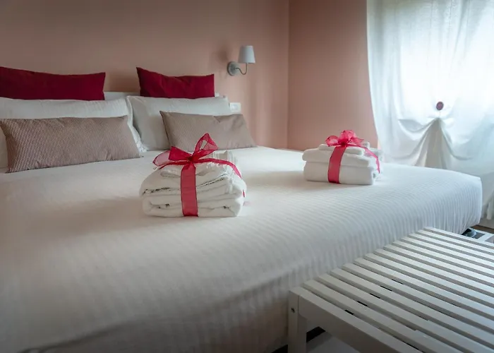 Alojamento de Acomodação e Pequeno-almoço La Rosa Tra I Laghi 3*