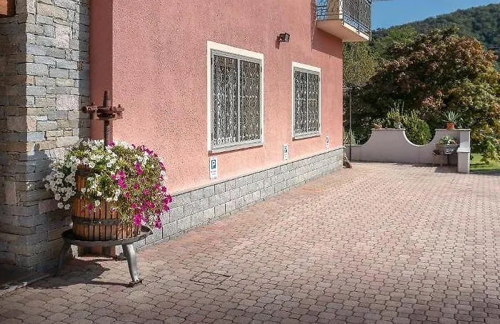 La Rosa Tra I Laghi Alojamento de Acomodação e Pequeno-almoço